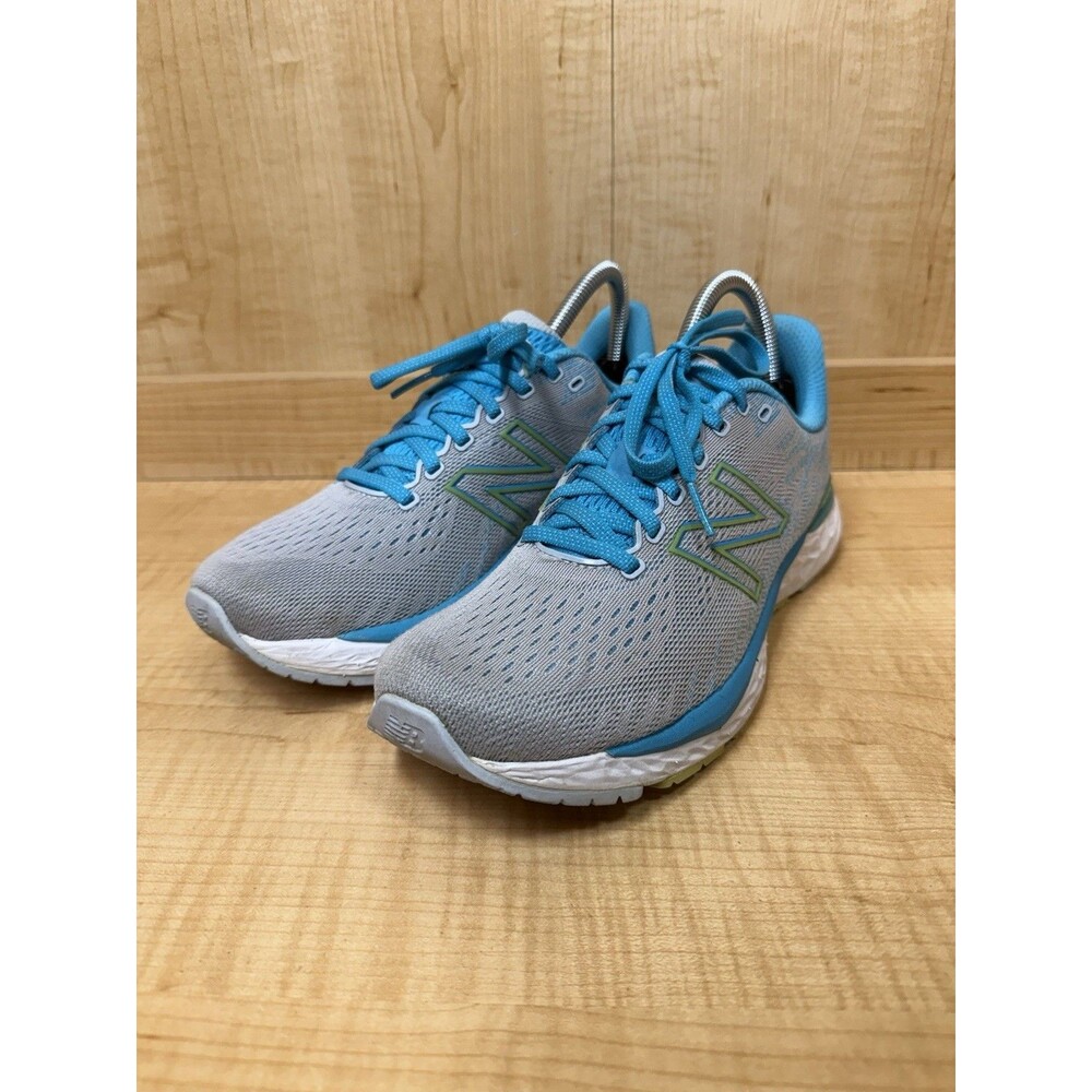 NEW BALANCE Fresh Foam X 880v11 Women's Size 8.5 B Running Shoes Gray Blue